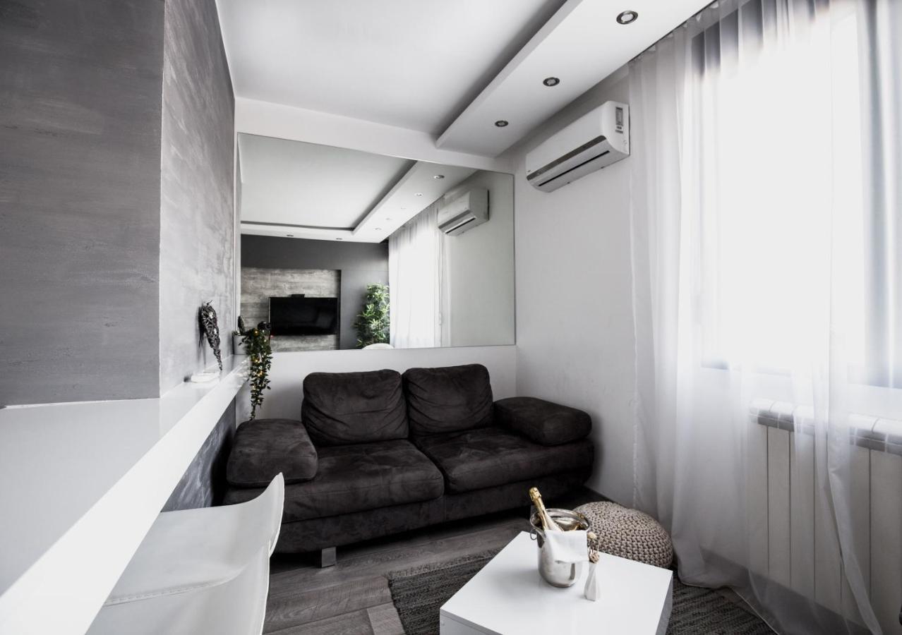 Luxury Boutique City Center Apartments Belgrado Esterno foto